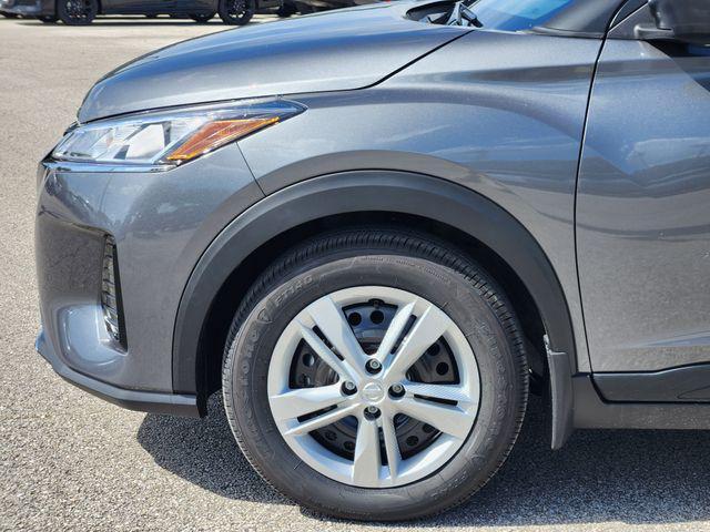 new 2025 Nissan Kicks car, priced at $23,760