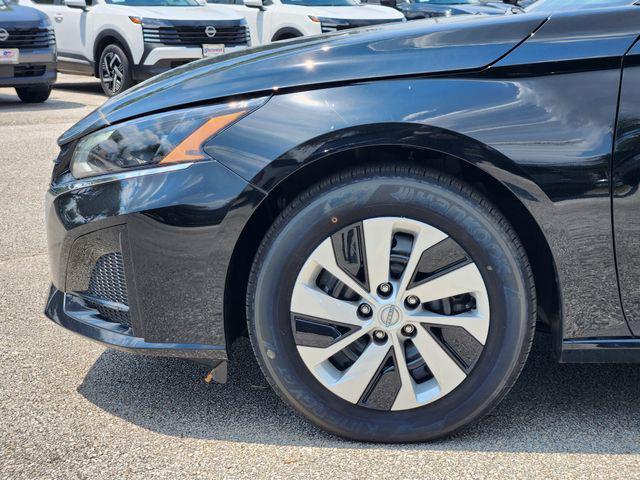 new 2025 Nissan Altima car, priced at $27,204