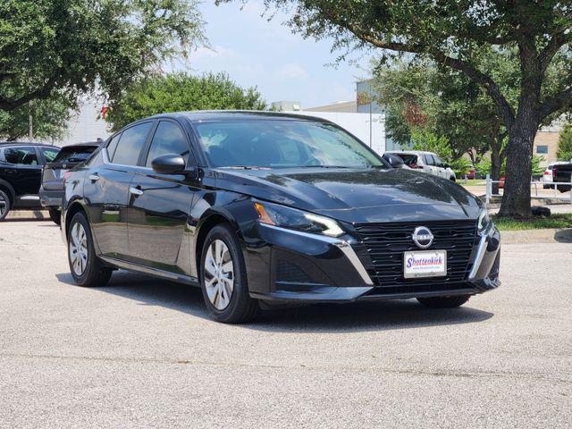 new 2025 Nissan Altima car, priced at $27,204