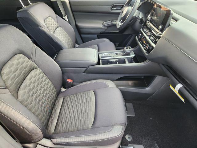 new 2025 Nissan Pathfinder car, priced at $33,236