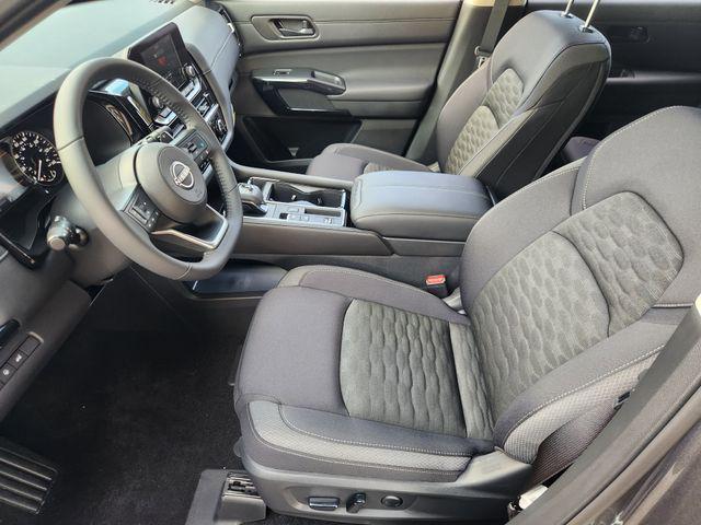 new 2025 Nissan Pathfinder car, priced at $33,236