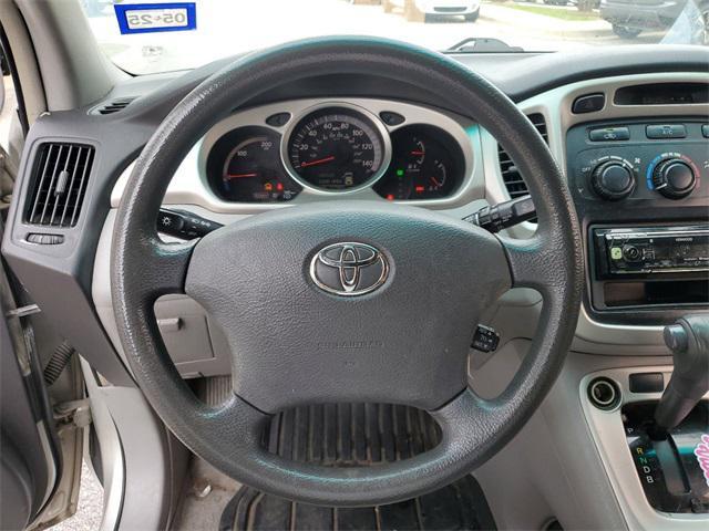 used 2006 Toyota Highlander Hybrid car, priced at $6,900