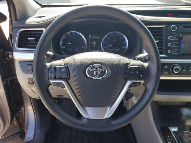 used 2019 Toyota Highlander car, priced at $22,387