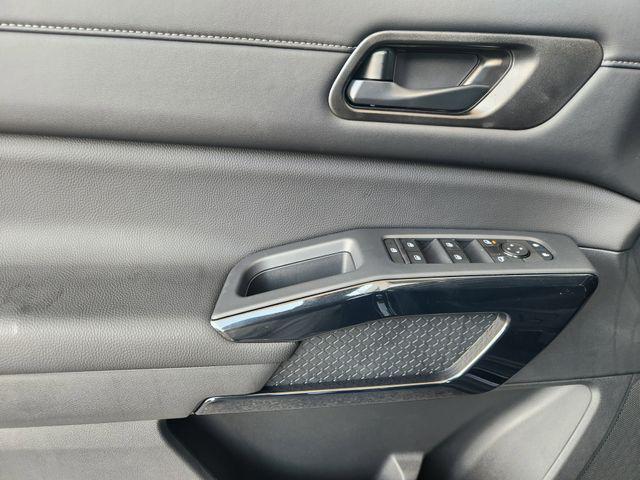 new 2025 Nissan Pathfinder car, priced at $34,798