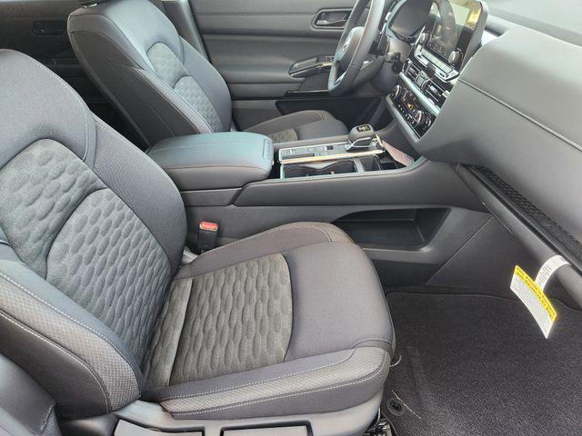 new 2025 Nissan Pathfinder car, priced at $35,204