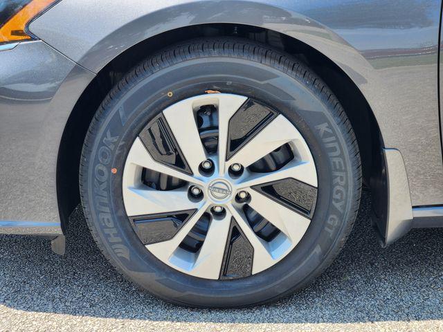 new 2025 Nissan Altima car, priced at $26,185