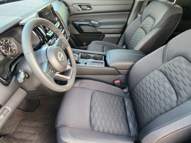 new 2025 Nissan Pathfinder car, priced at $33,931