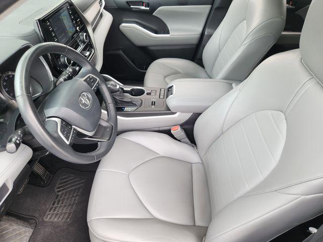 used 2022 Toyota Highlander car, priced at $36,650