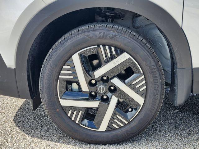 new 2025 Nissan Kicks car, priced at $26,255