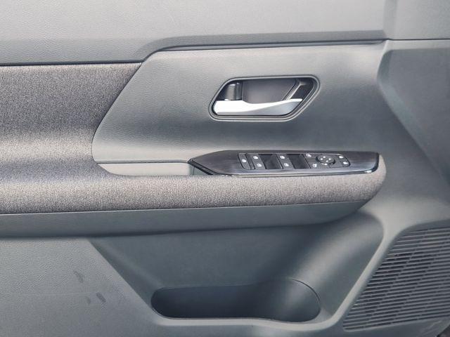 new 2025 Nissan Kicks car, priced at $26,255