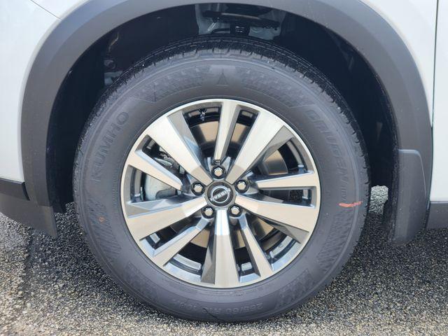 new 2025 Nissan Pathfinder car, priced at $45,015