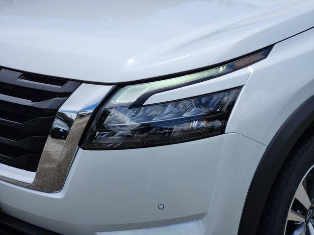 new 2025 Nissan Pathfinder car, priced at $45,015