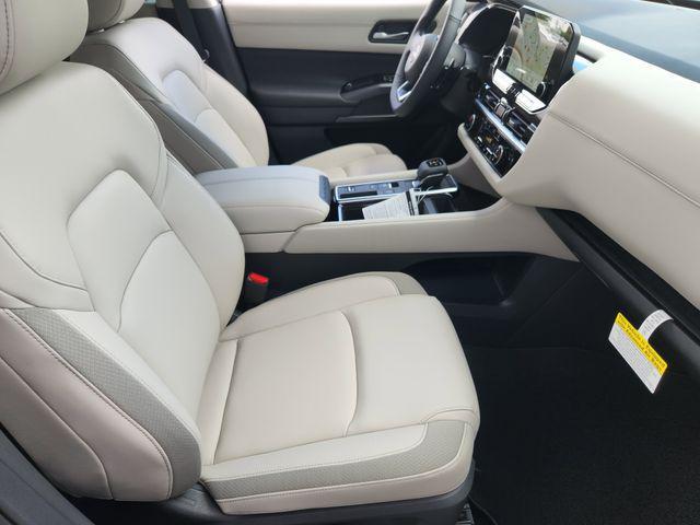 new 2025 Nissan Pathfinder car, priced at $45,015