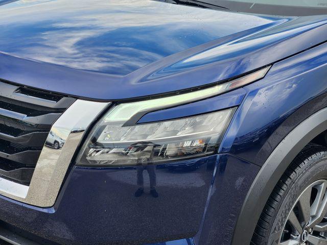 new 2025 Nissan Pathfinder car, priced at $34,090