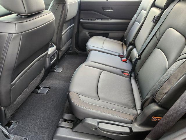 new 2025 Nissan Pathfinder car, priced at $45,475