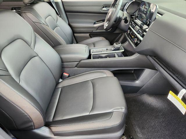 new 2025 Nissan Pathfinder car, priced at $45,475