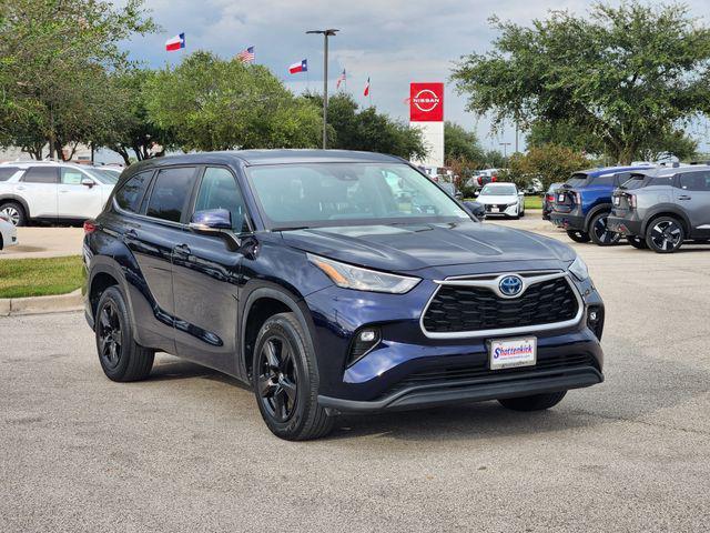 used 2023 Toyota Highlander Hybrid car, priced at $33,663