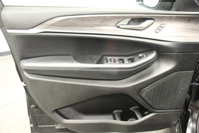 used 2024 Jeep Grand Cherokee L car, priced at $39,962