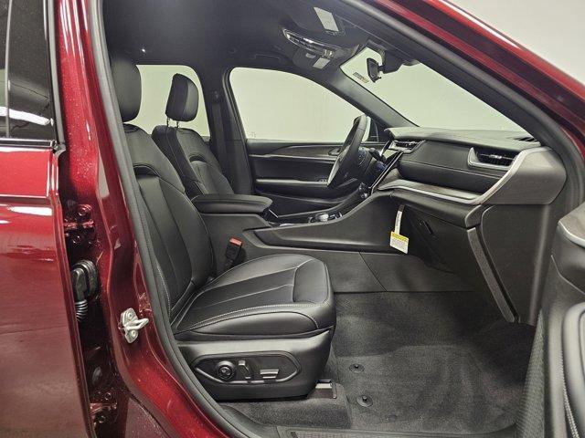 new 2025 Jeep Grand Cherokee car, priced at $50,120