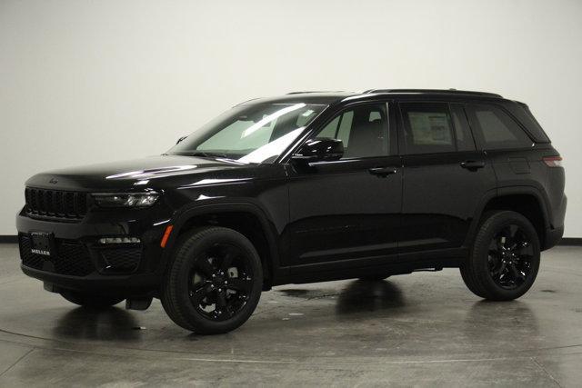 new 2025 Jeep Grand Cherokee car, priced at $50,020