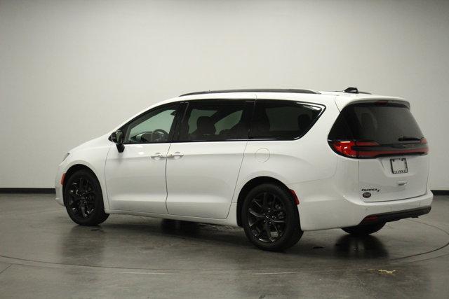 used 2024 Chrysler Pacifica car, priced at $35,462