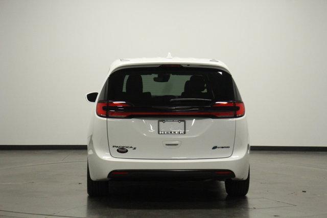 used 2022 Chrysler Pacifica Hybrid car, priced at $28,962