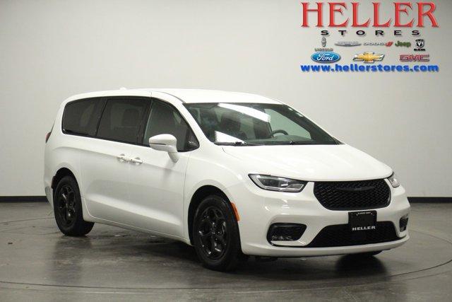 used 2022 Chrysler Pacifica Hybrid car, priced at $28,962