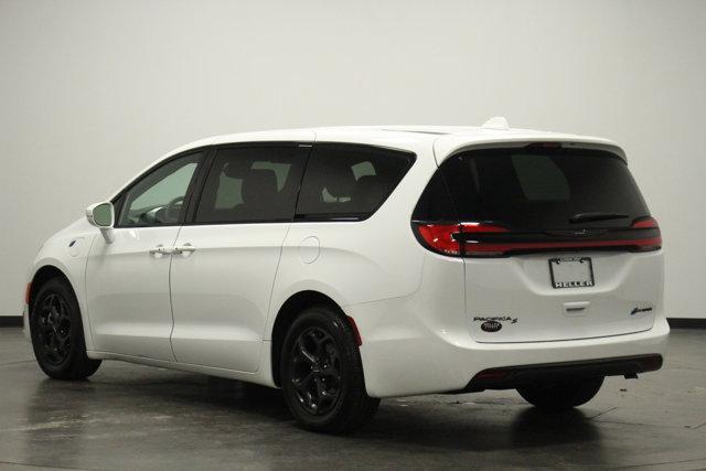 used 2022 Chrysler Pacifica Hybrid car, priced at $28,962