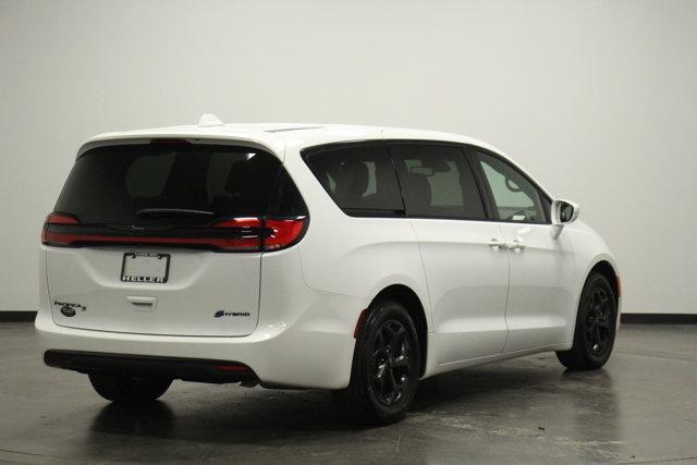 used 2022 Chrysler Pacifica Hybrid car, priced at $28,962