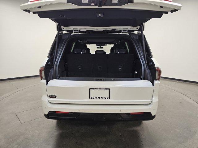 new 2025 Lincoln Navigator car, priced at $110,185