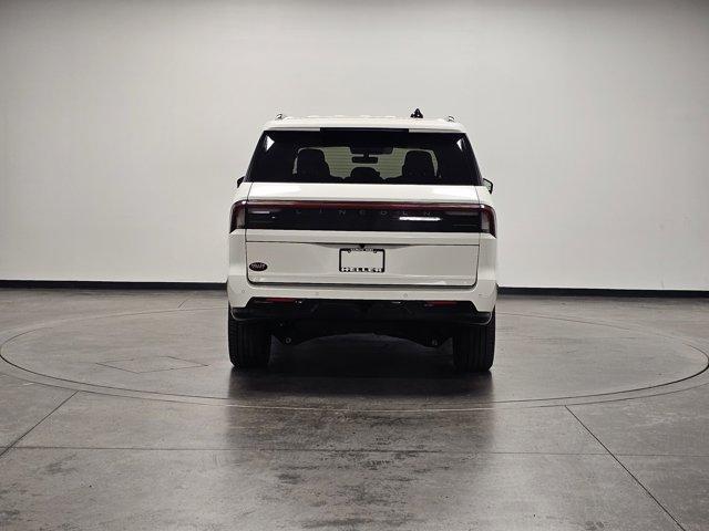 new 2025 Lincoln Navigator car, priced at $110,185