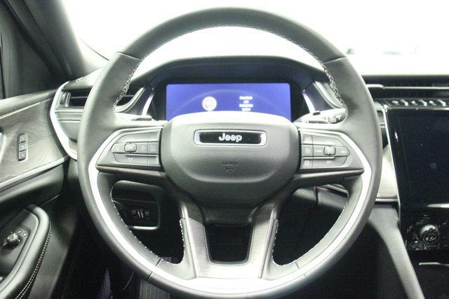new 2025 Jeep Grand Cherokee car, priced at $50,620