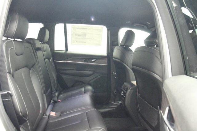 new 2025 Jeep Grand Cherokee car, priced at $50,620