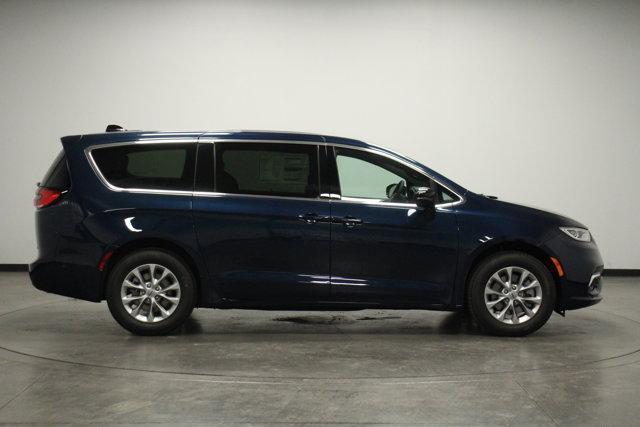 new 2025 Chrysler Pacifica car, priced at $48,915