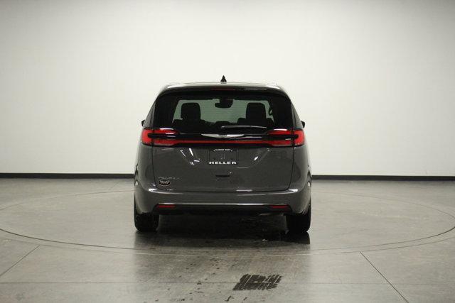 new 2025 Chrysler Pacifica car, priced at $45,920