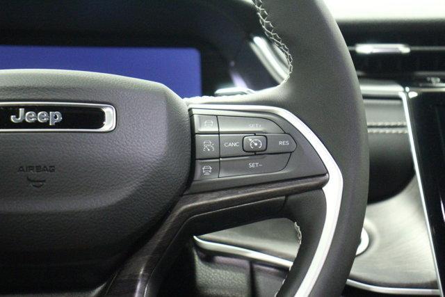 new 2025 Jeep Grand Cherokee car, priced at $49,625