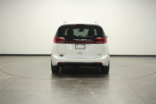 used 2022 Chrysler Pacifica car, priced at $37,962