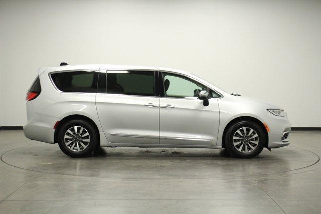 used 2023 Chrysler Pacifica Hybrid car, priced at $34,962