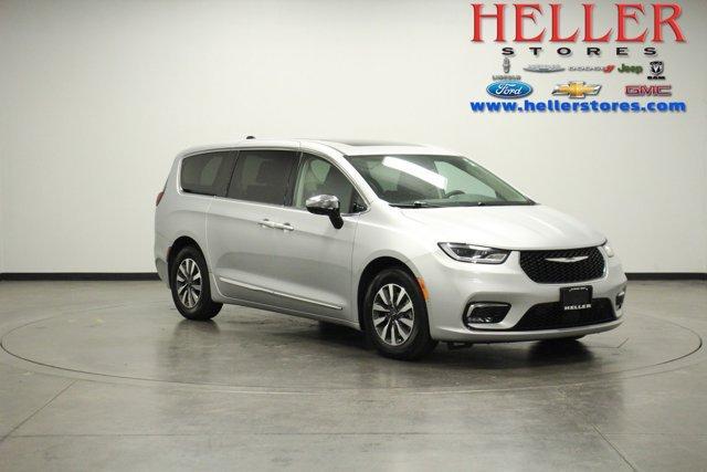 used 2023 Chrysler Pacifica Hybrid car, priced at $34,962