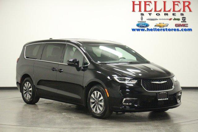 used 2025 Chrysler Pacifica Hybrid car, priced at $41,962