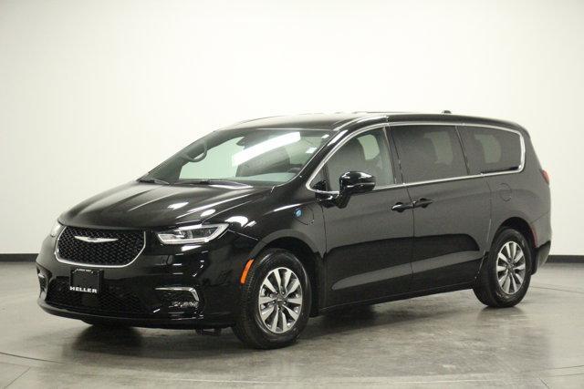 used 2025 Chrysler Pacifica Hybrid car, priced at $41,962