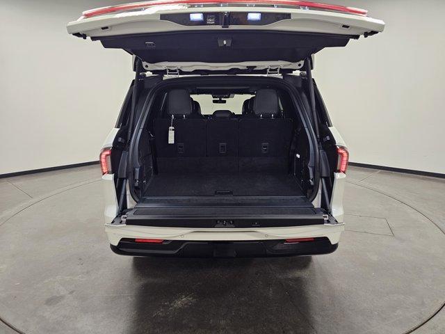 new 2025 Lincoln Navigator car, priced at $109,940