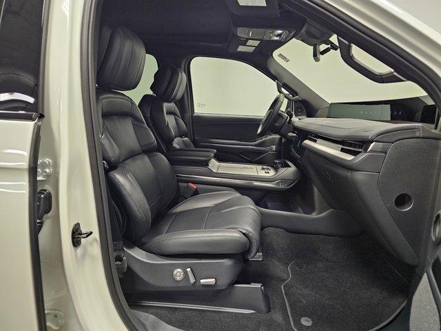 new 2025 Lincoln Navigator car, priced at $109,940