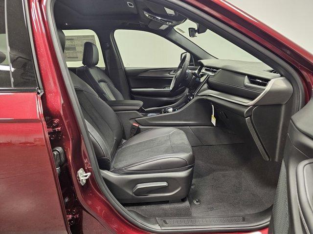new 2025 Jeep Grand Cherokee car, priced at $46,730