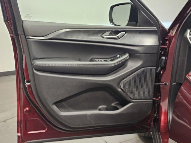 new 2025 Jeep Grand Cherokee car, priced at $46,730