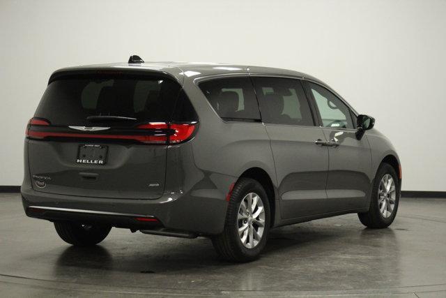 new 2025 Chrysler Pacifica car, priced at $47,635