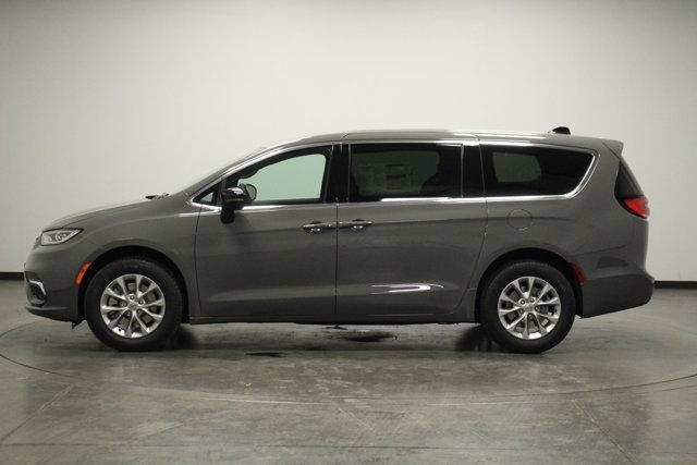 new 2025 Chrysler Pacifica car, priced at $47,635