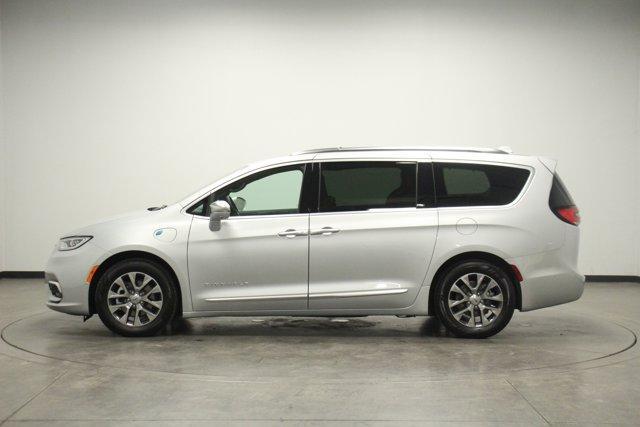 used 2022 Chrysler Pacifica Hybrid car, priced at $41,462