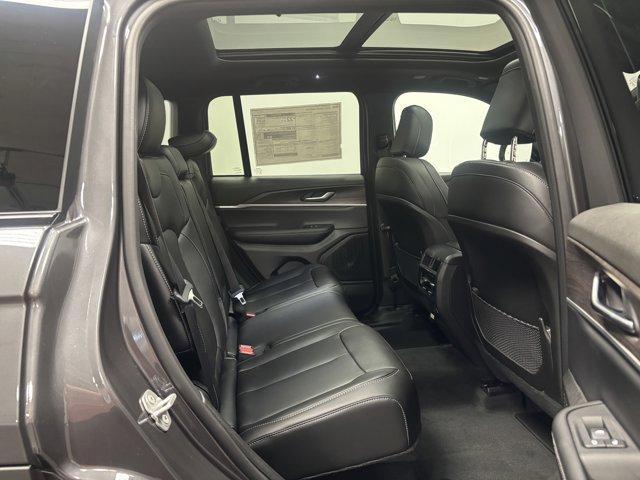 new 2025 Jeep Grand Cherokee car, priced at $50,220