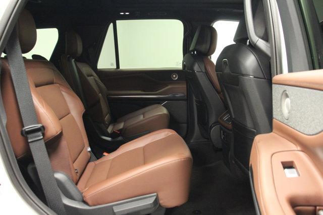 new 2025 Lincoln Navigator car, priced at $103,310